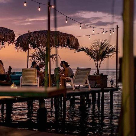Barrbra Bnb Over The Sea Bocas Town Ngoại thất bức ảnh