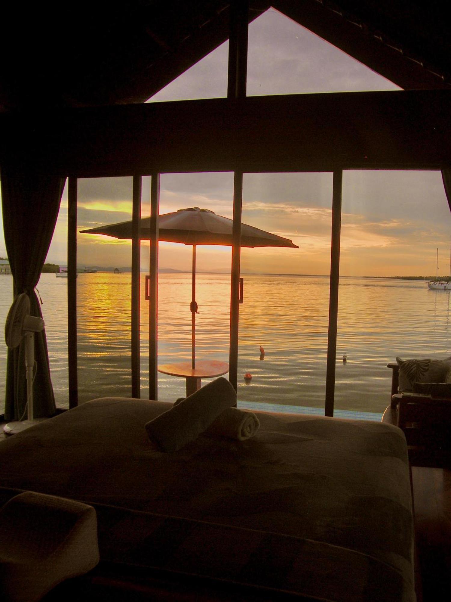 Barrbra Bnb Over The Sea Bocas Town Ngoại thất bức ảnh